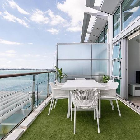 Spacious Penthouse With Spectacular Harbour Views! โอ๊คแลนด์ ภายนอก รูปภาพ