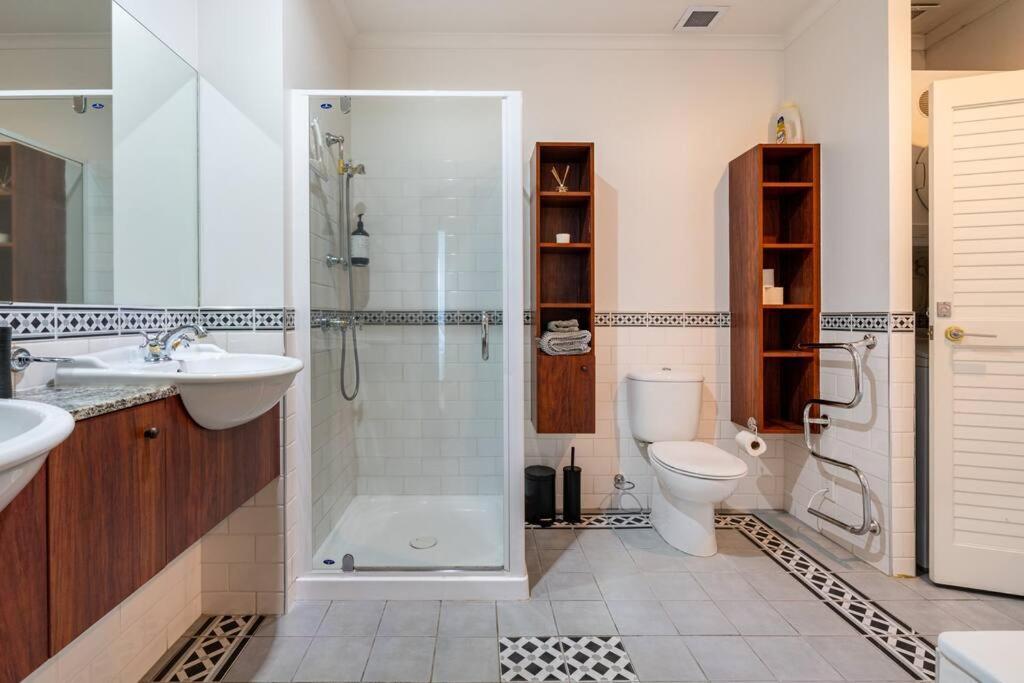 Spacious Penthouse With Spectacular Harbour Views! โอ๊คแลนด์ ภายนอก รูปภาพ